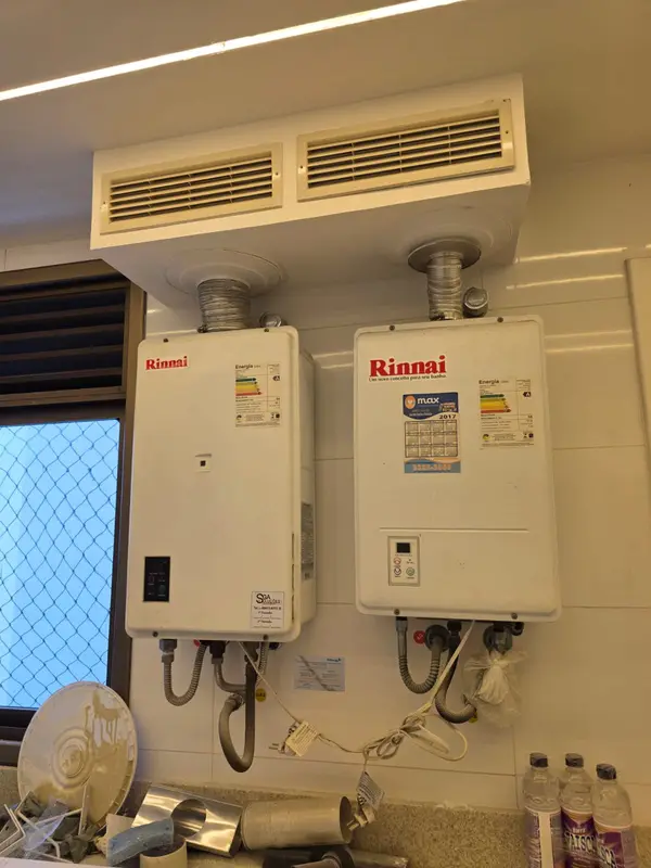 Instalação dois aquecedores Rinnai - Falcon Aquecedores