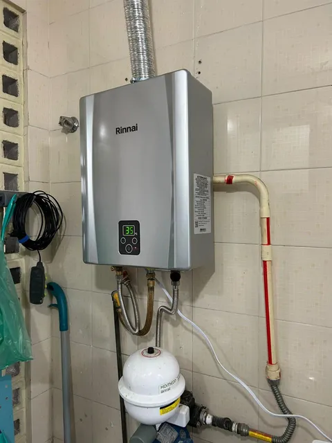 Aquecedor a gás Rinnai digital novo instalado